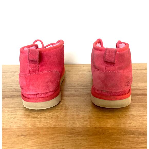UGG Women's Neumel Chukka Boot Strawberry Sorbet Suede Shearling Size 8 Red - Picture 4 of 8